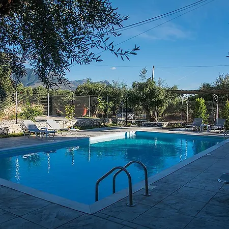 Io Villa *